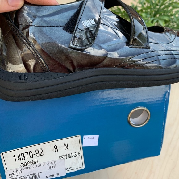 Drew woman’s NWT shoes - Picture 10 of 10